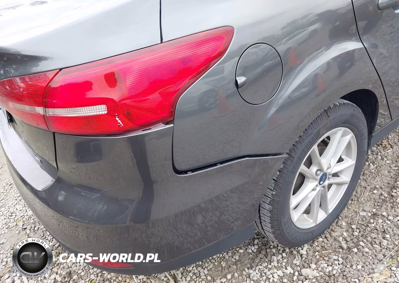 2018 Ford Focus Se VIN:1FADP3F26JL276860 - 14