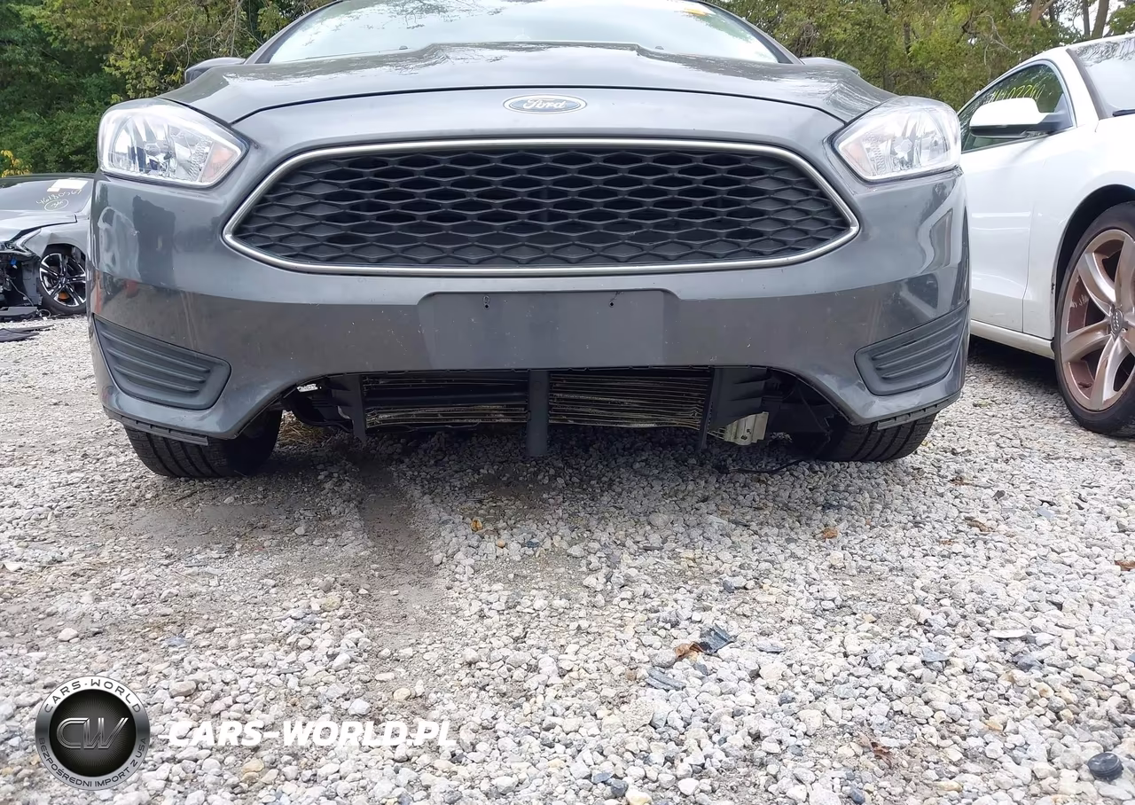 2018 Ford Focus Se VIN:1FADP3F26JL276860 - 6