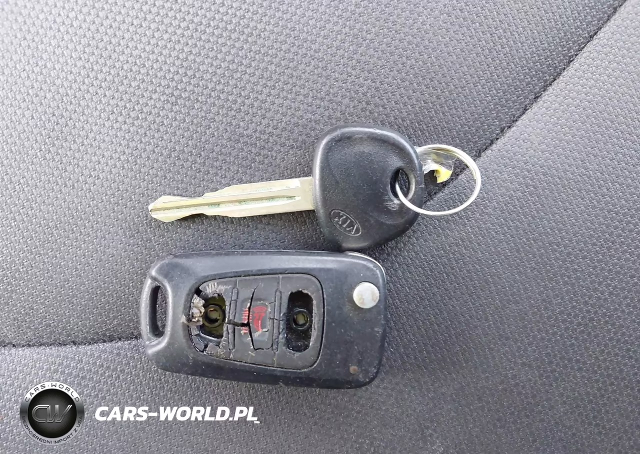 2011 Kia Soul + VIN:KNDJT2A28B7286228 - 11