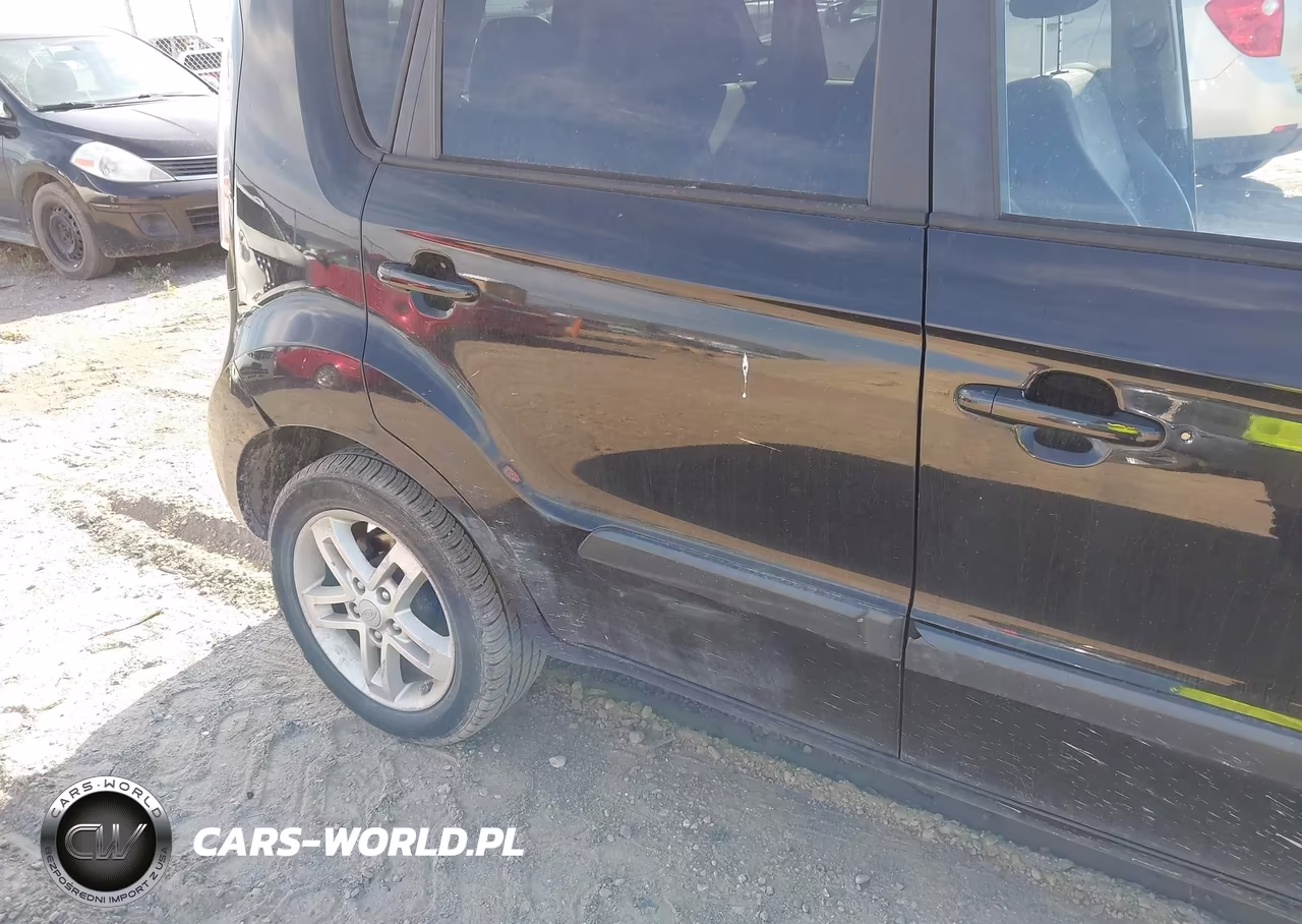 2011 Kia Soul + VIN:KNDJT2A28B7286228 - 14