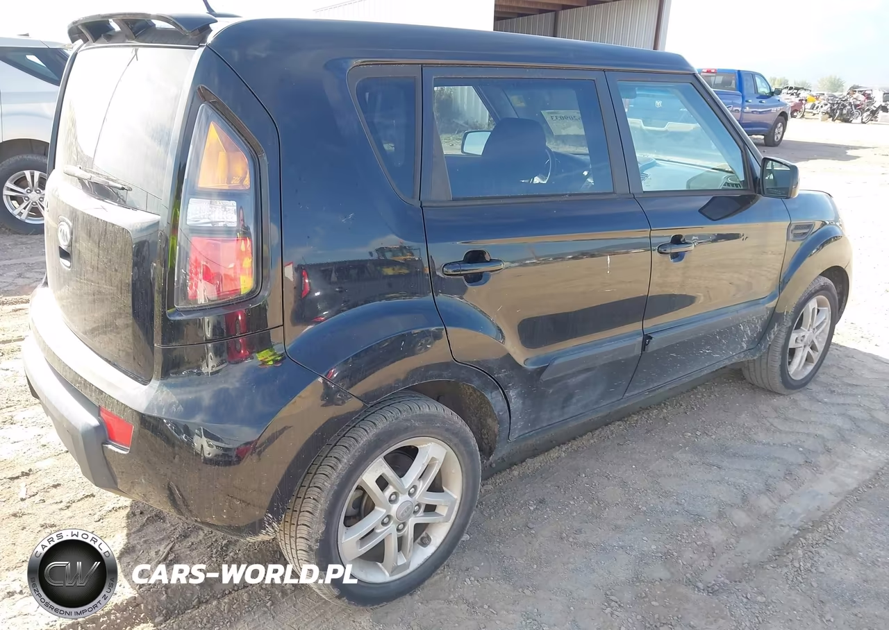 2011 Kia Soul + VIN:KNDJT2A28B7286228 - 4