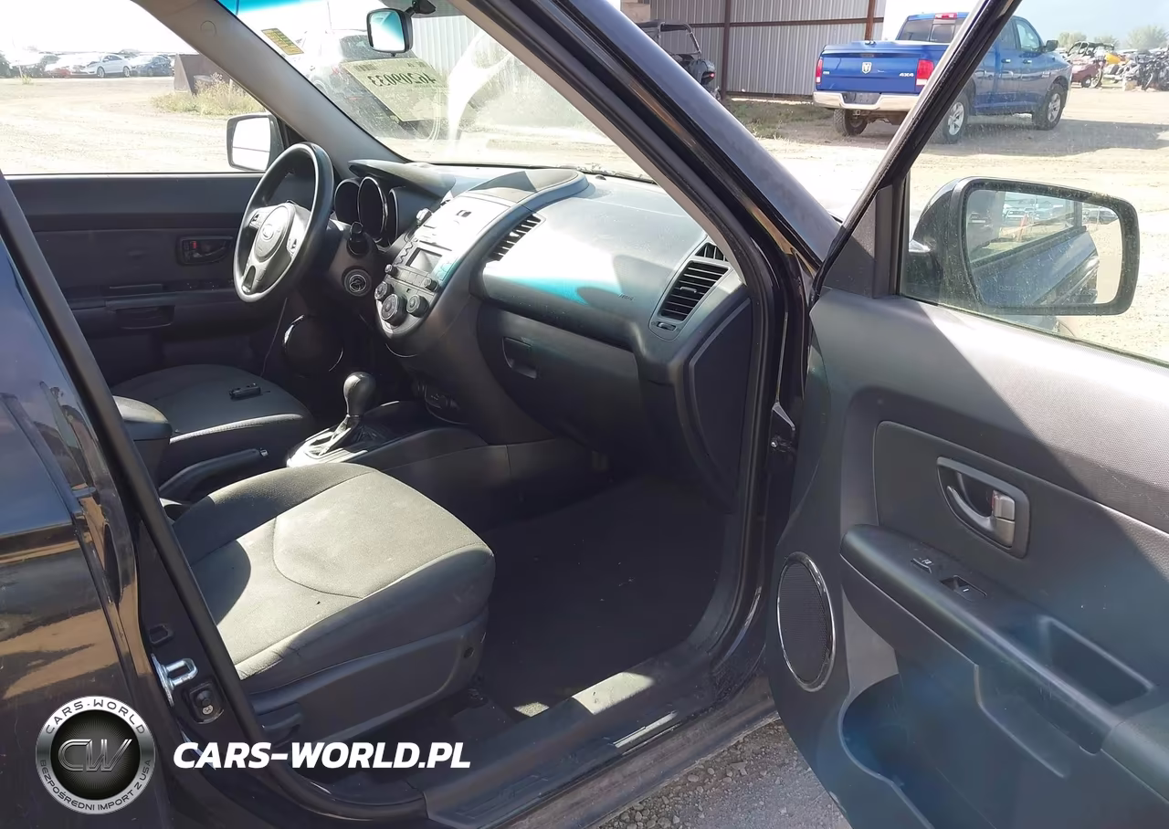 2011 Kia Soul + VIN:KNDJT2A28B7286228 - 5