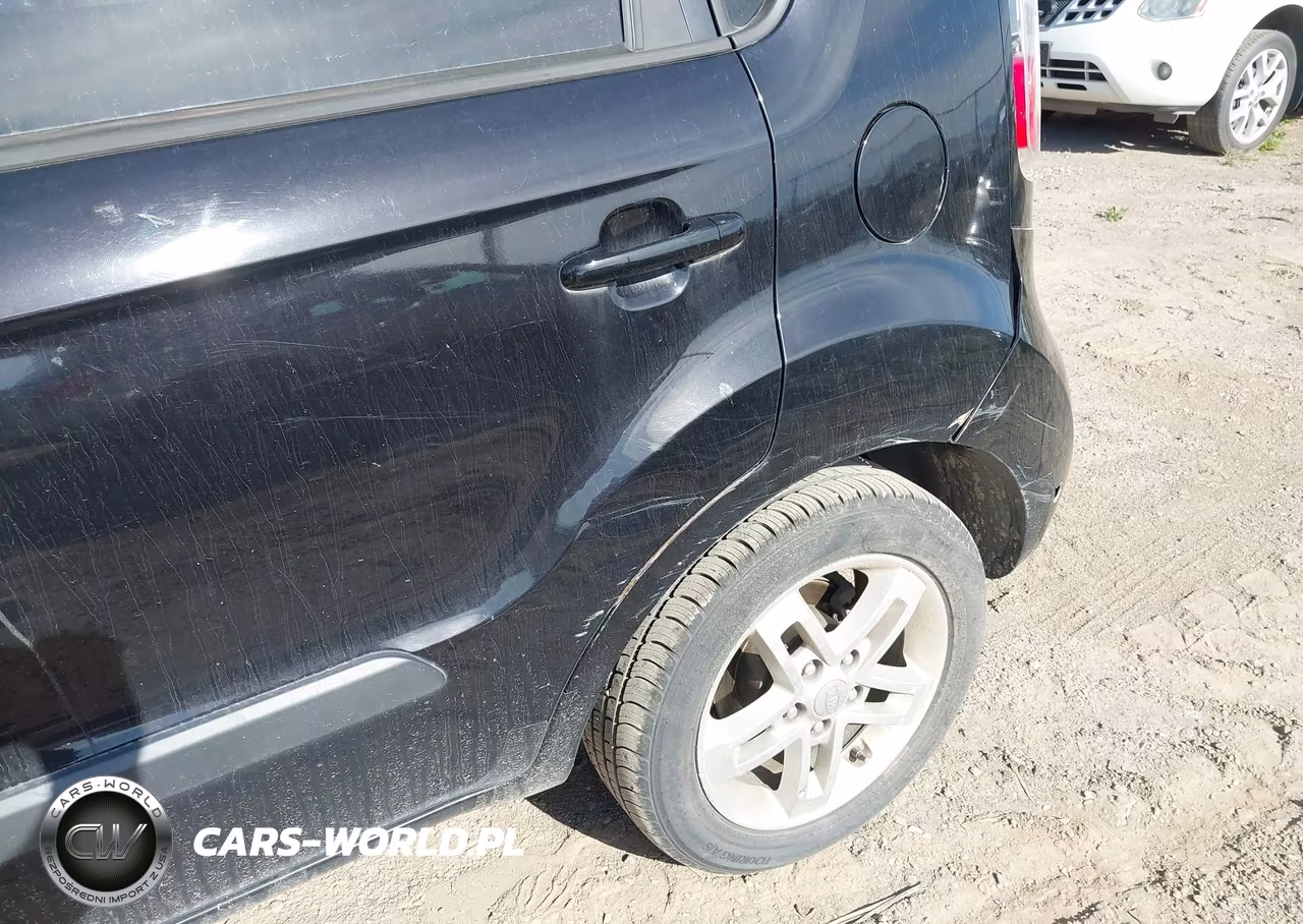 2011 Kia Soul + VIN:KNDJT2A28B7286228 - 6