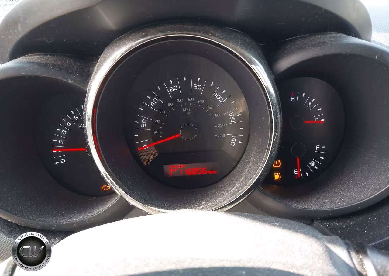 2011 Kia Soul + VIN:KNDJT2A28B7286228 - 7