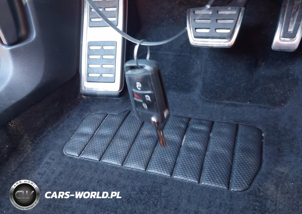 2024 Volkswagen Jetta 1.5T Sport VIN:3VWBM7BU0RM046215 - 11