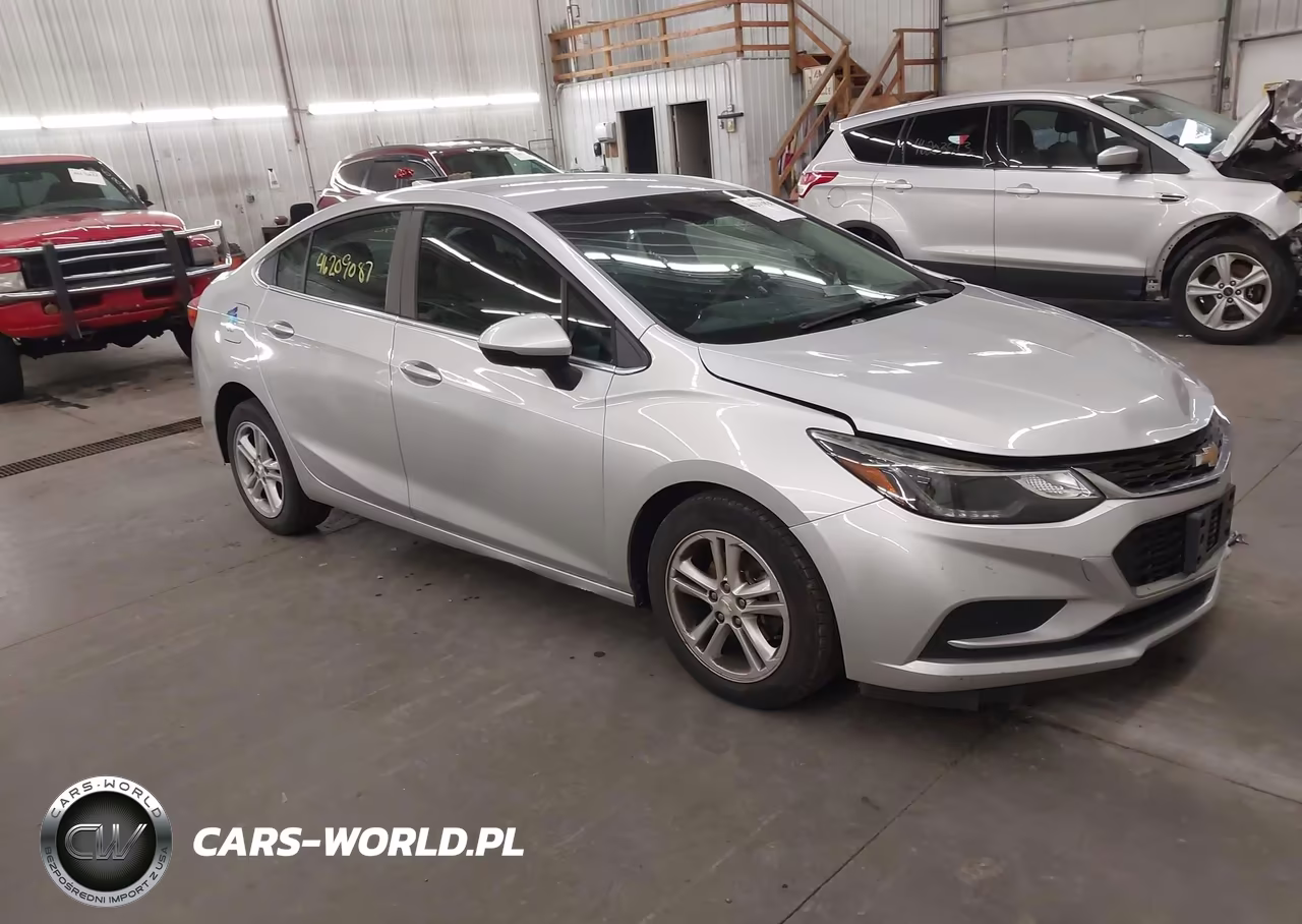 2018 Chevrolet Cruze Lt Auto – zdjęcie 1 z 17