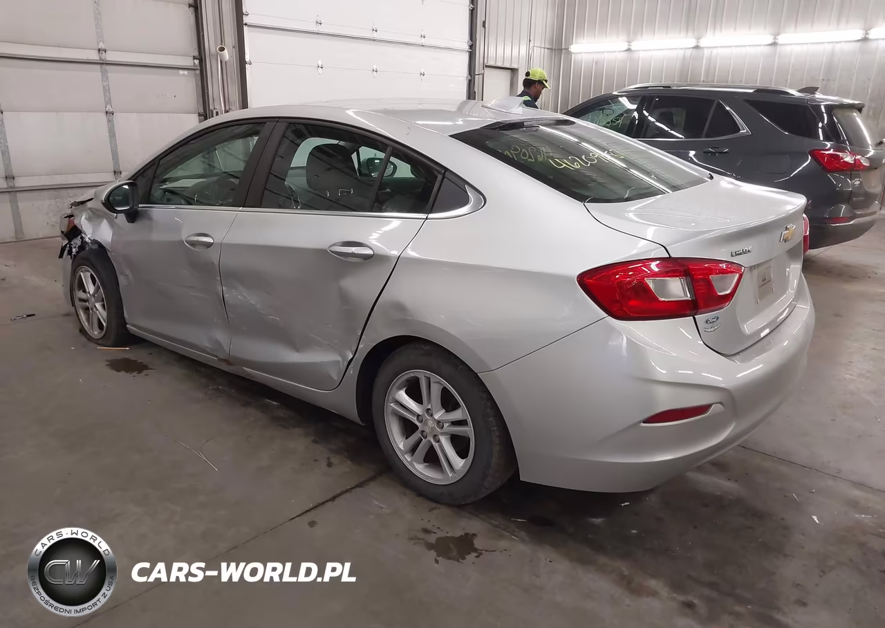 2018 Chevrolet Cruze Lt Auto VIN:1G1BE5SM2J7201830 - 3