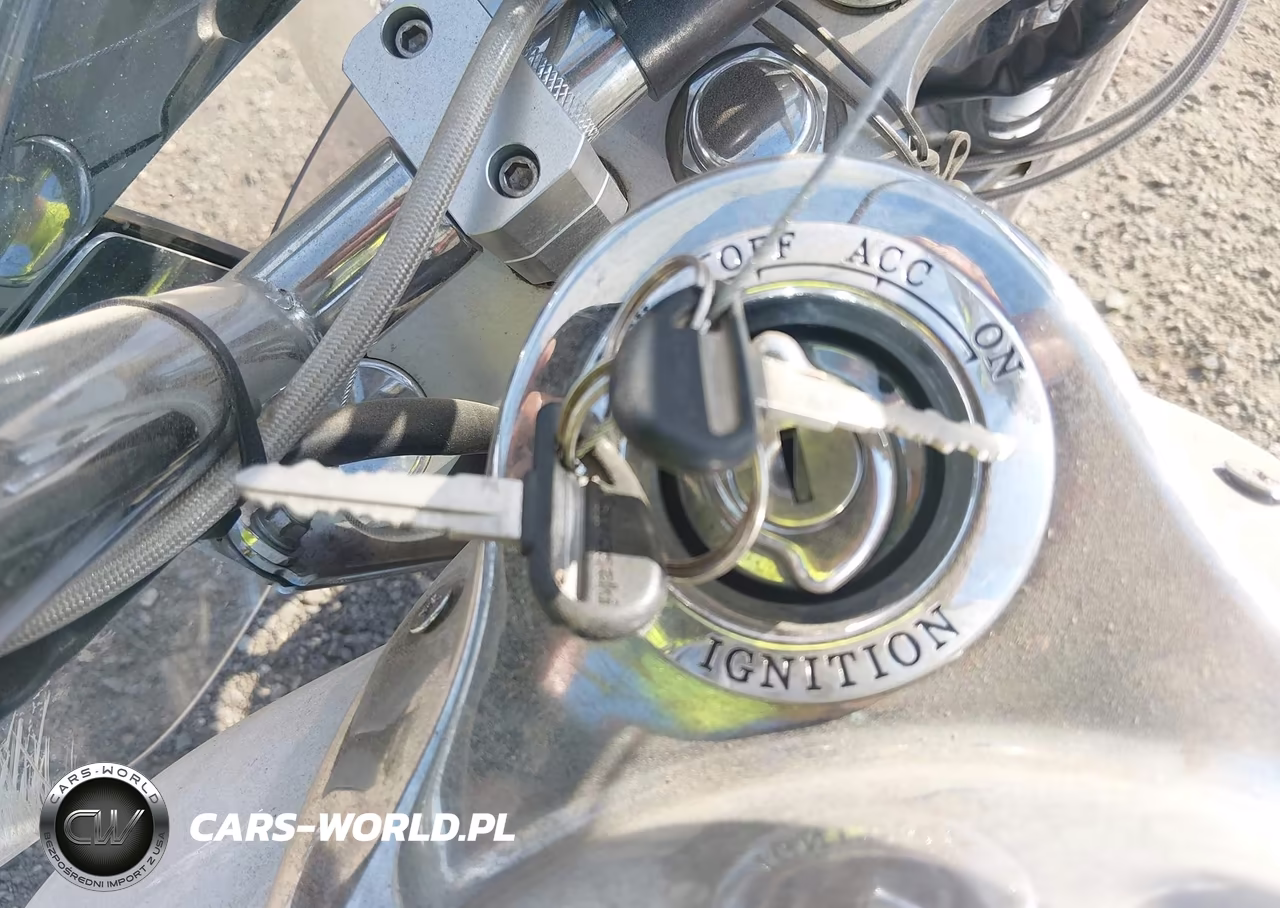 2011 Kawasaki Vn1700 C VIN:JKBVNRC19BA008472 - 11