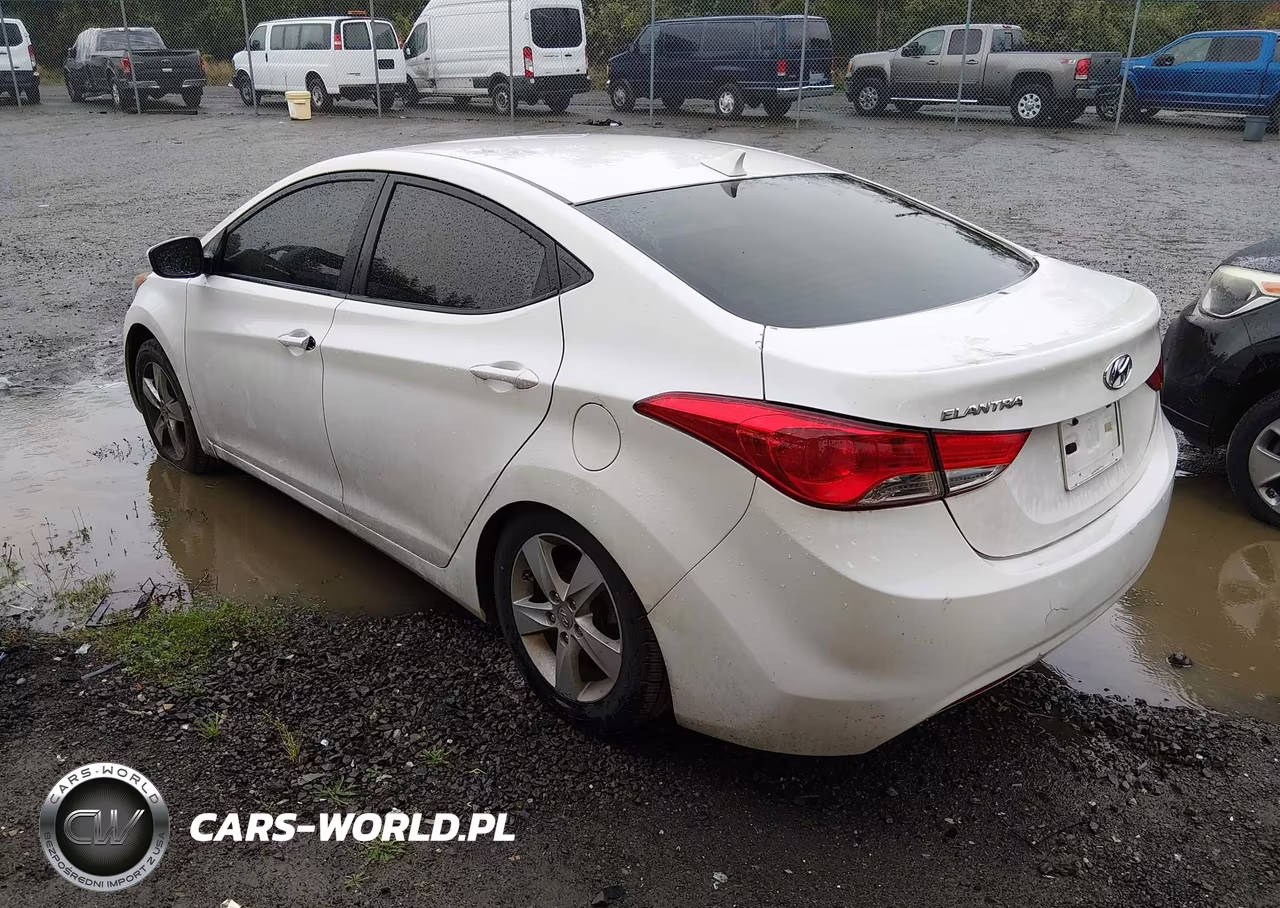 2013 Hyundai Elantra Gls VIN:5NPDH4AEXDH232903 - 3