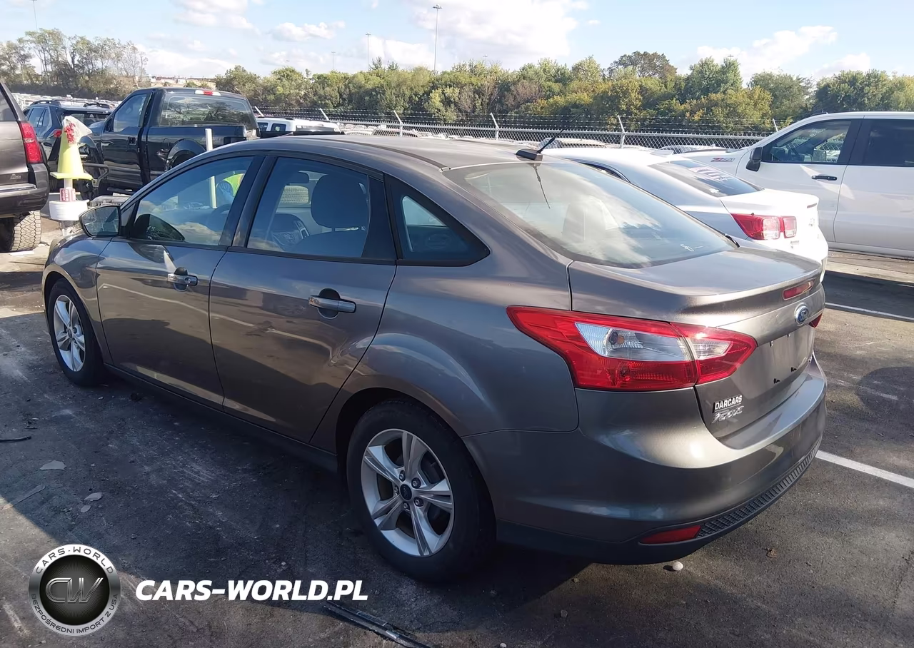 2014 Ford Focus Se VIN:1FADP3F2XEL280013 - 3