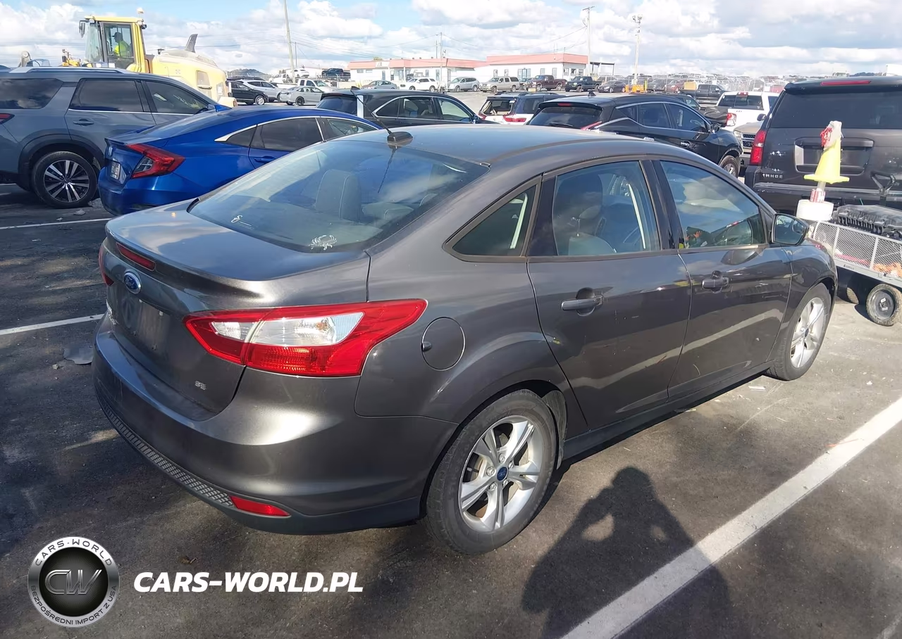 2014 Ford Focus Se VIN:1FADP3F2XEL280013 - 4