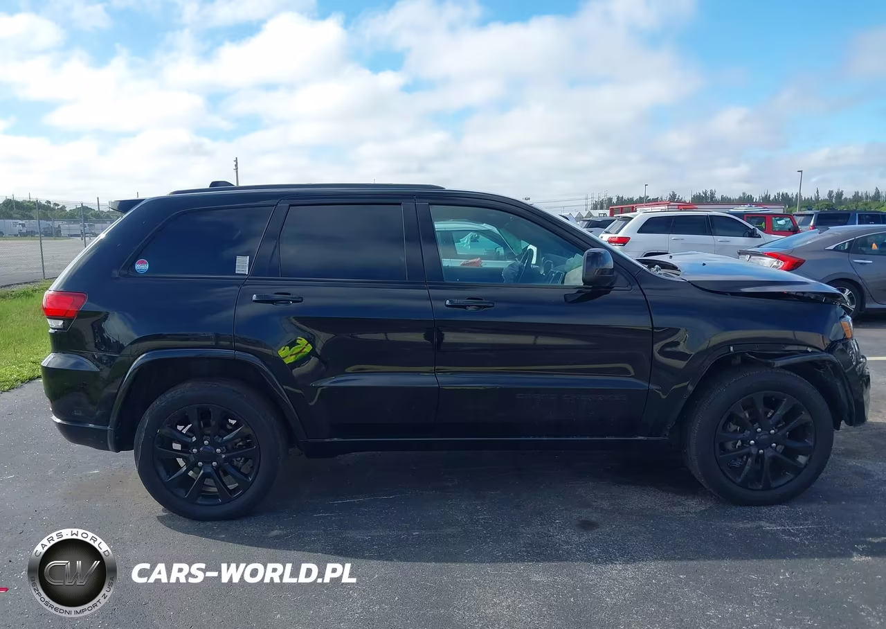 2017 Jeep Grand Cherokee Altitude 4X2 VIN:1C4RJEAG4HC953320 - 13