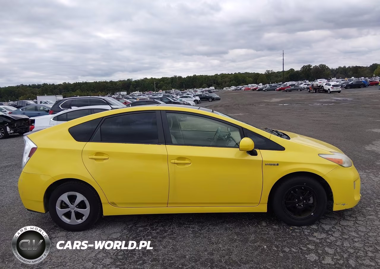 2012 Toyota Prius Three VIN:JTDKN3DUXC1553813 - 14