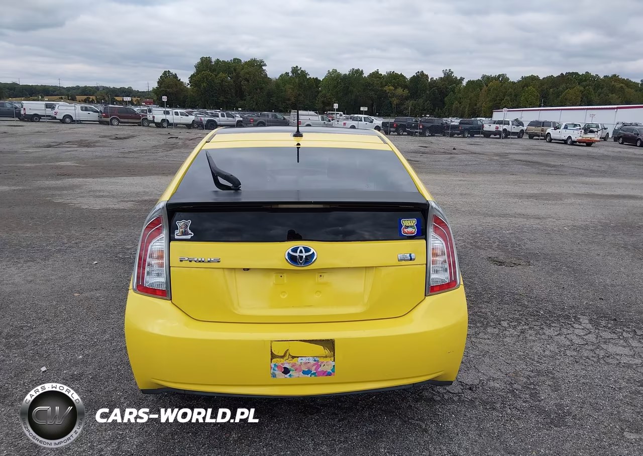 2012 Toyota Prius Three VIN:JTDKN3DUXC1553813 - 17