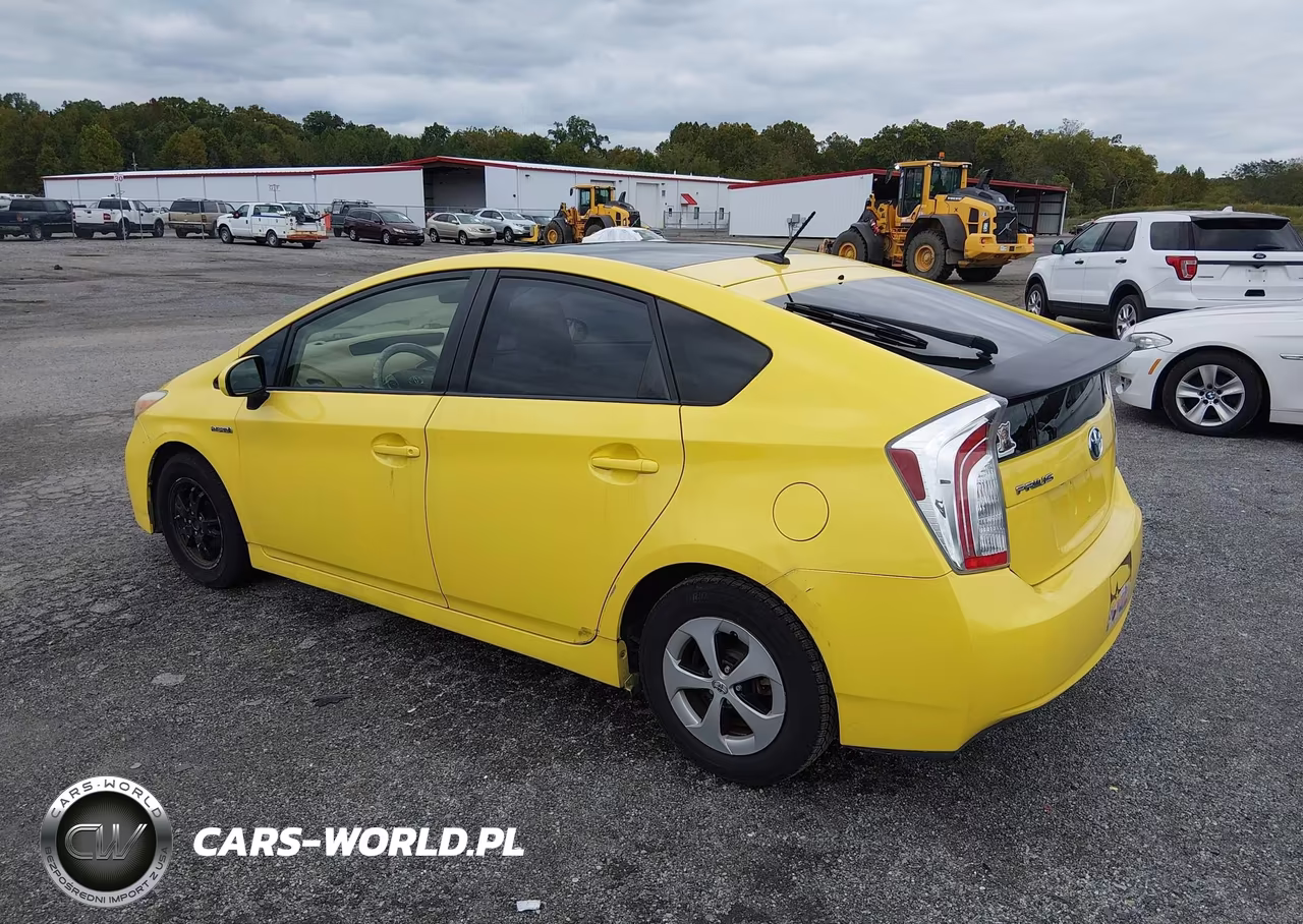 2012 Toyota Prius Three VIN:JTDKN3DUXC1553813 - 3
