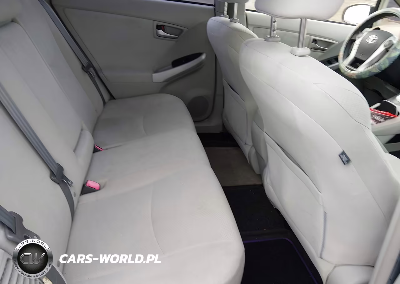 2012 Toyota Prius Three VIN:JTDKN3DUXC1553813 - 8