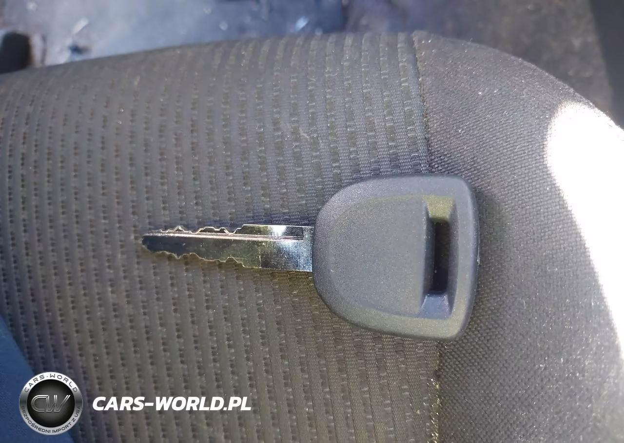 2011 Mazda Mazda3 I Sport VIN:JM1BL1UF1B1387045 - 11