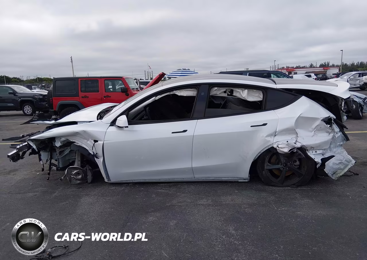 2026 Tesla Model Y Premium Rear-Wheel Drive-Rear-Wheel Drive VIN:7SAYGDED9TA675465 - 13