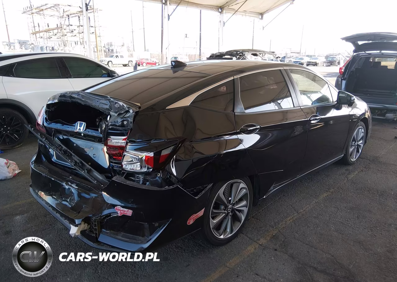 2018 Honda Clarity Plug-In Hybrid Touring VIN:JHMZC5F33JC002966 - 4