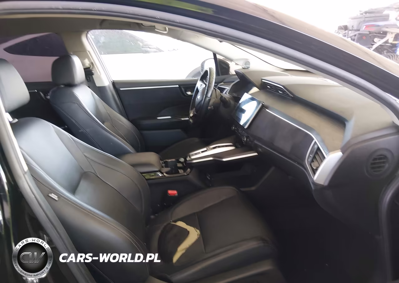 2018 Honda Clarity Plug-In Hybrid Touring VIN:JHMZC5F33JC002966 - 5