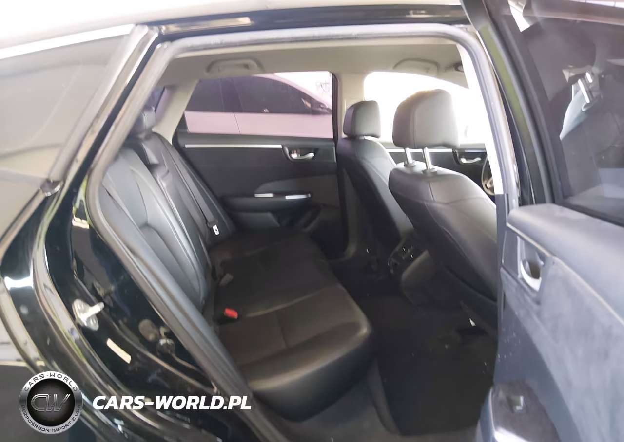 2018 Honda Clarity Plug-In Hybrid Touring VIN:JHMZC5F33JC002966 - 8