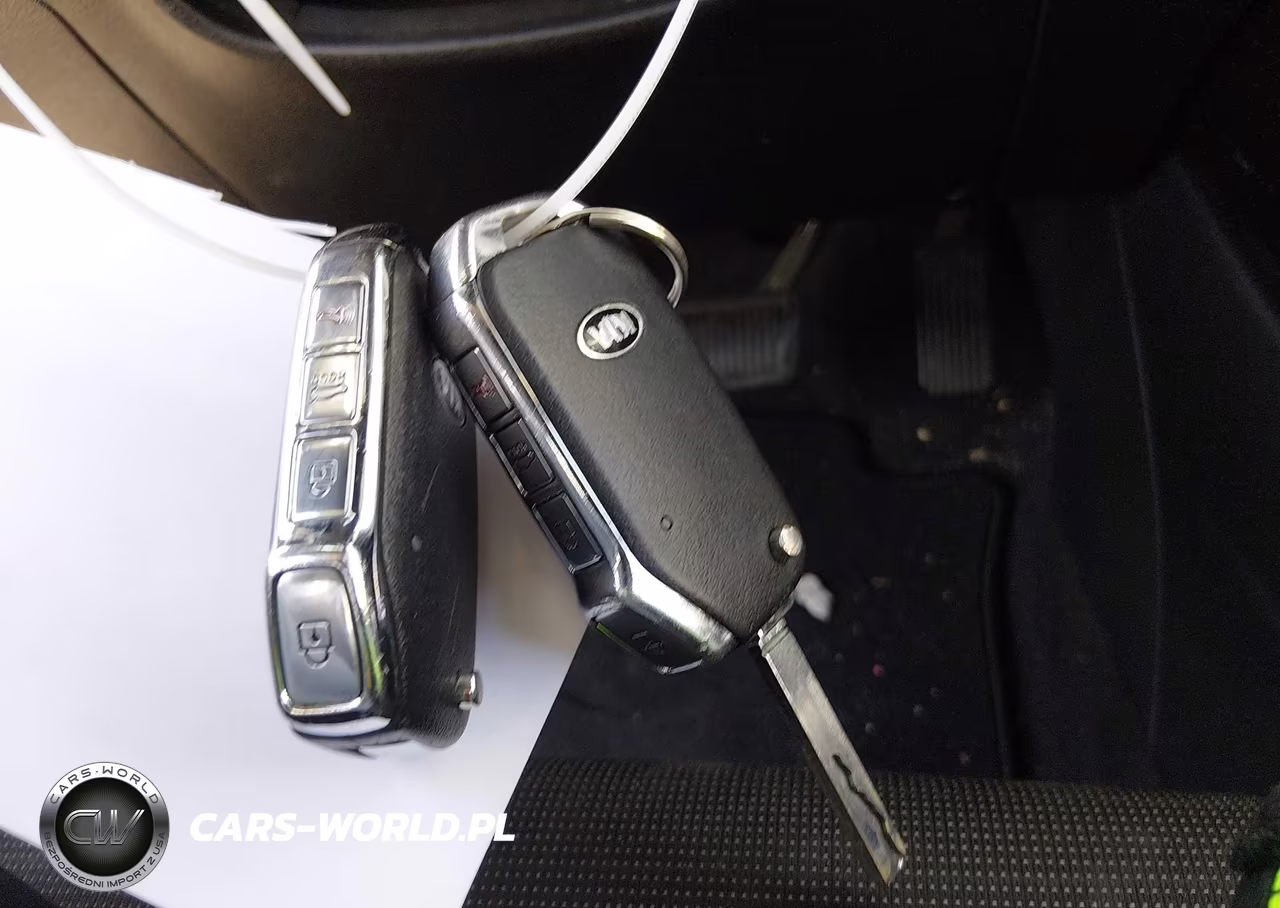 2019 Kia Forte S VIN:3KPF34AD9KE040128 - 11