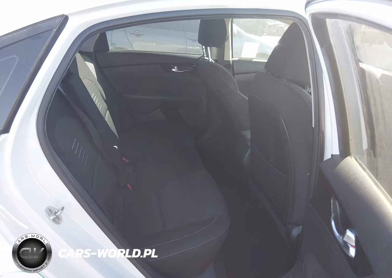 2019 Kia Forte S VIN:3KPF34AD9KE040128 - 8