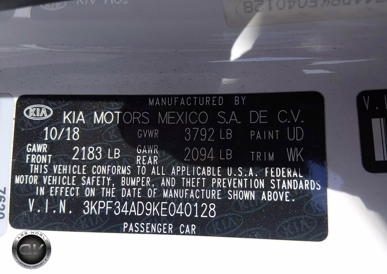 2019 Kia Forte S VIN:3KPF34AD9KE040128 - 9