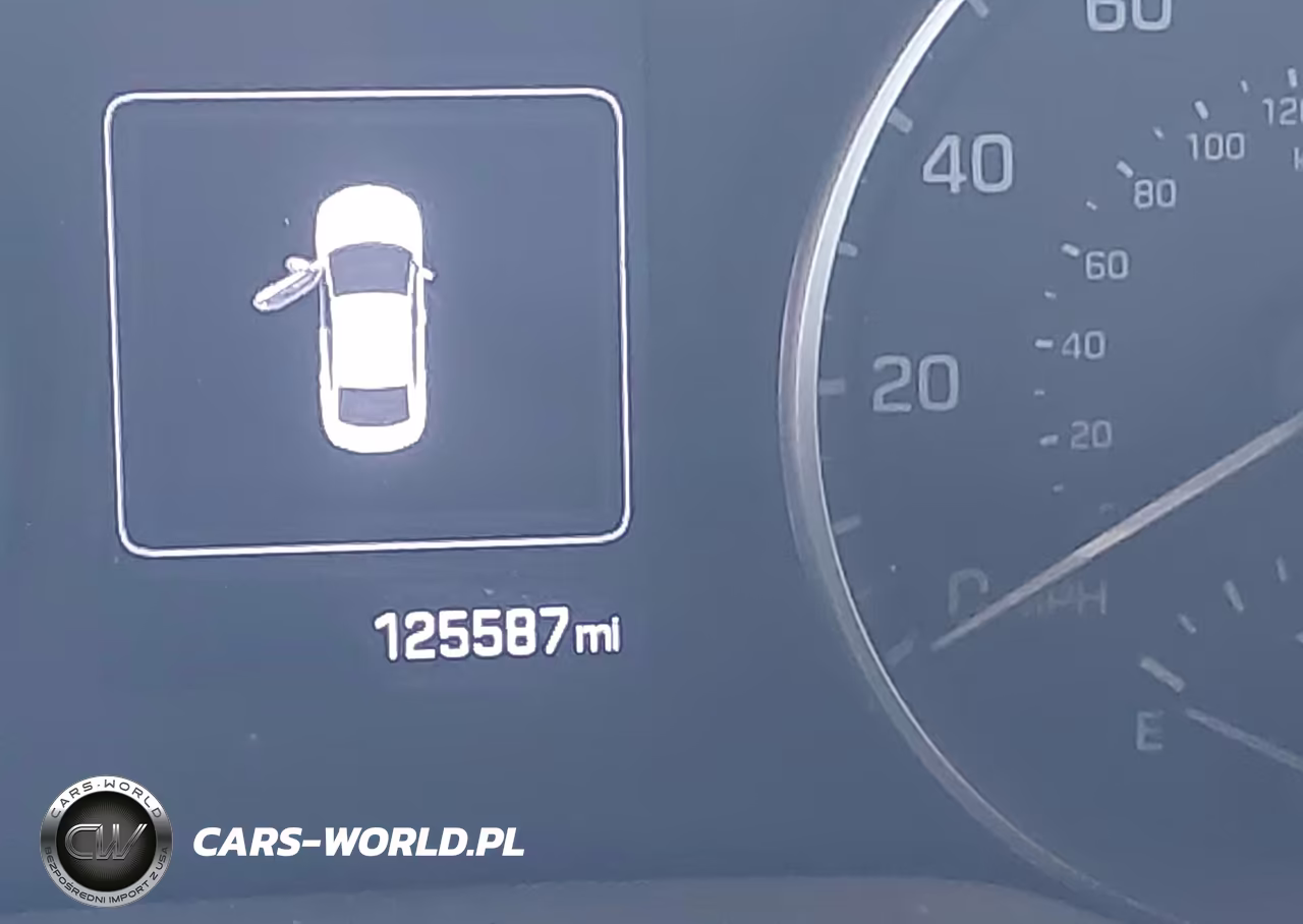 2018 Hyundai Elantra Value Edition VIN:5NPD84LF9JH242016 - 15