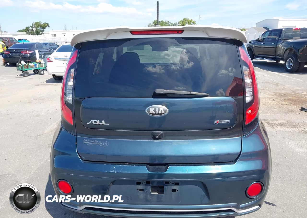 2018 Kia Soul + VIN:KNDJP3A54J7576419 - 17