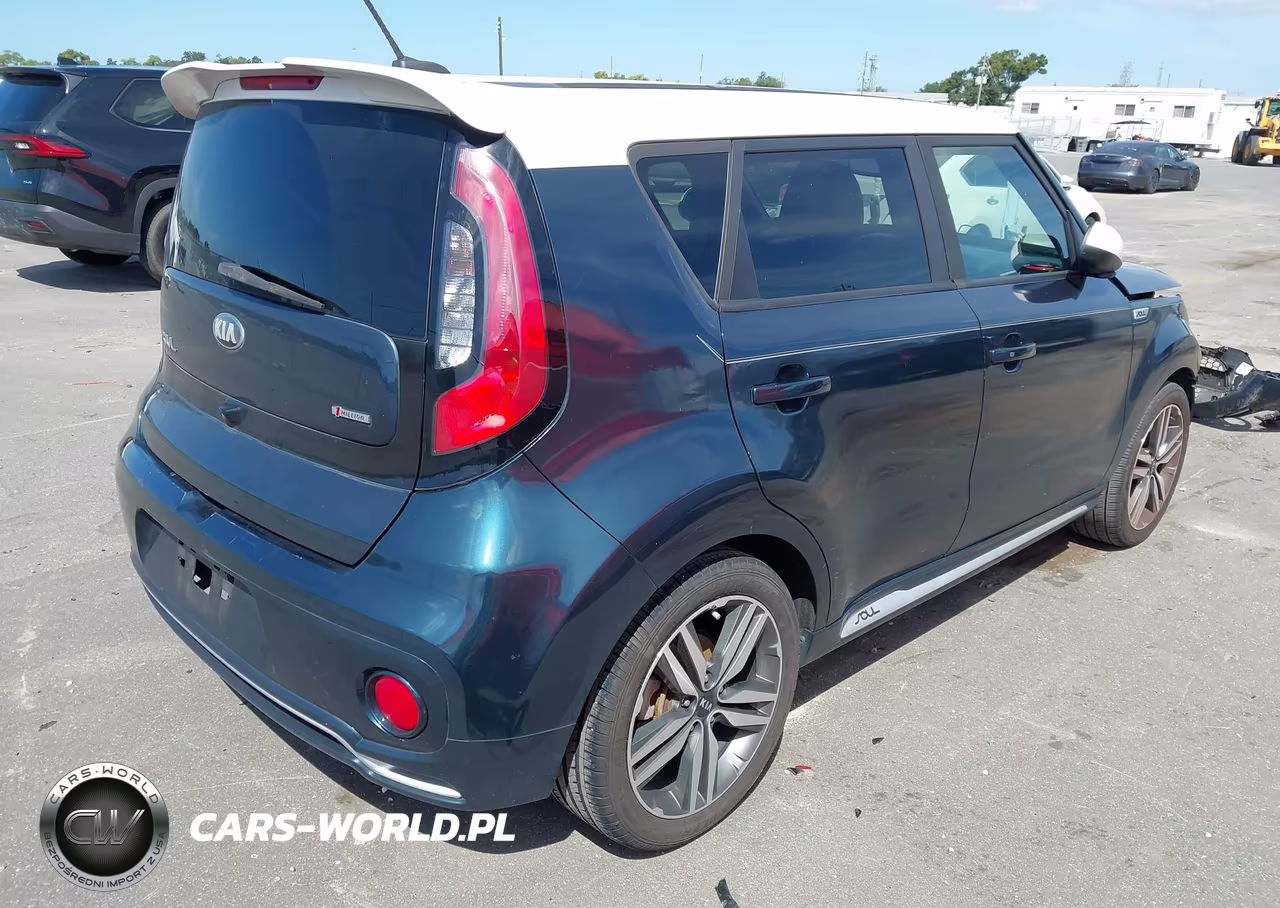 2018 Kia Soul + VIN:KNDJP3A54J7576419 - 4