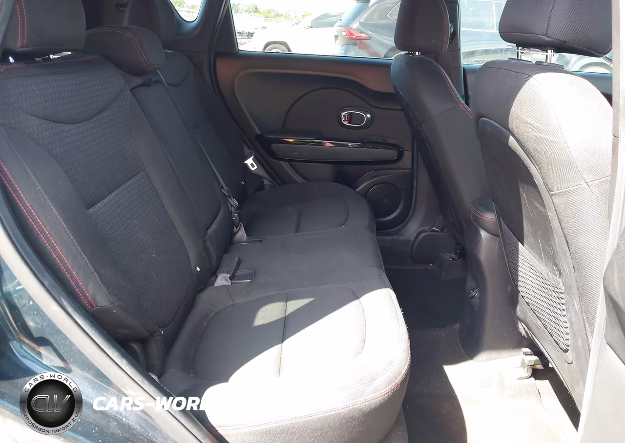 2018 Kia Soul + VIN:KNDJP3A54J7576419 - 8