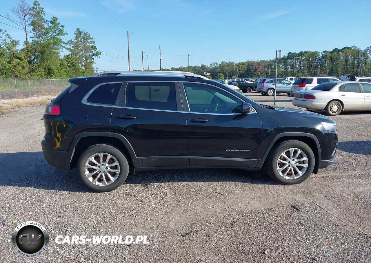 2019 Jeep Cherokee Latitude Fwd VIN:1C4PJLCX8KD313282 - 13