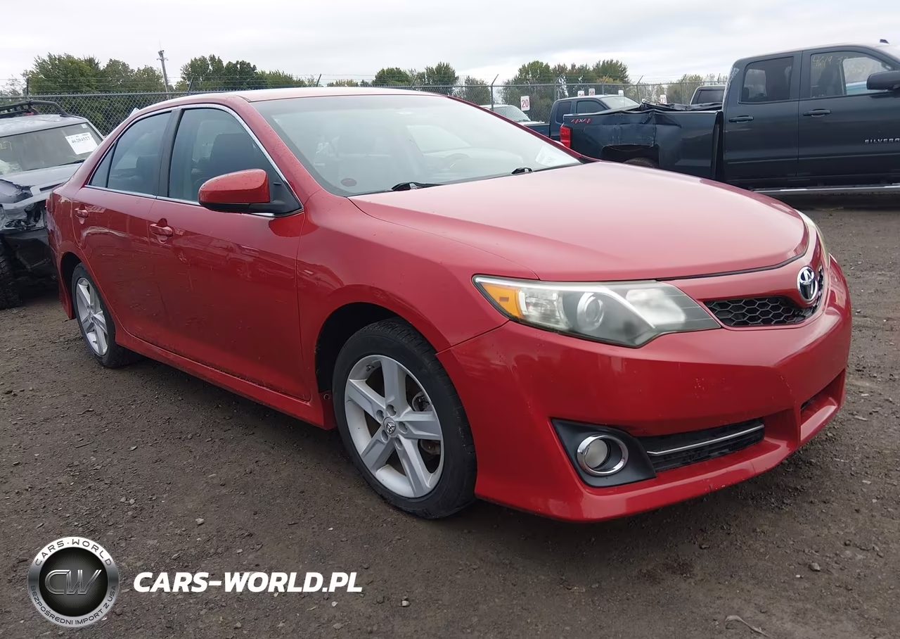 2014 Toyota Camry Se – zdjęcie 1 z 16