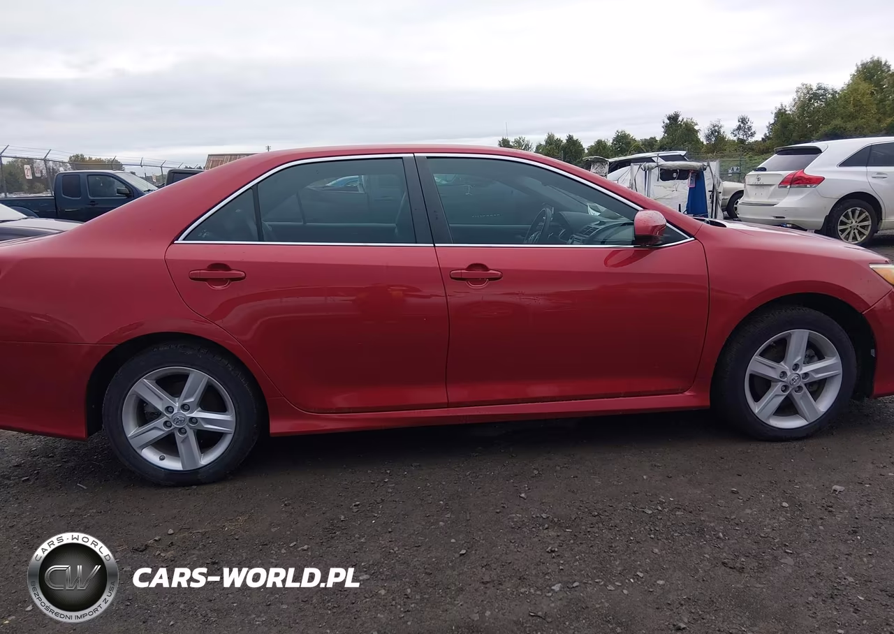 2014 Toyota Camry Se VIN:4T1BF1FK5EU747448 - 13