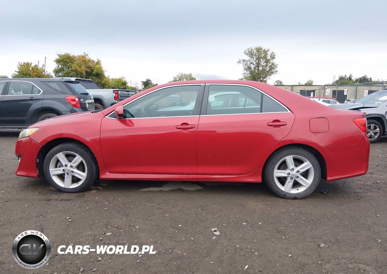 2014 Toyota Camry Se VIN:4T1BF1FK5EU747448 - 14