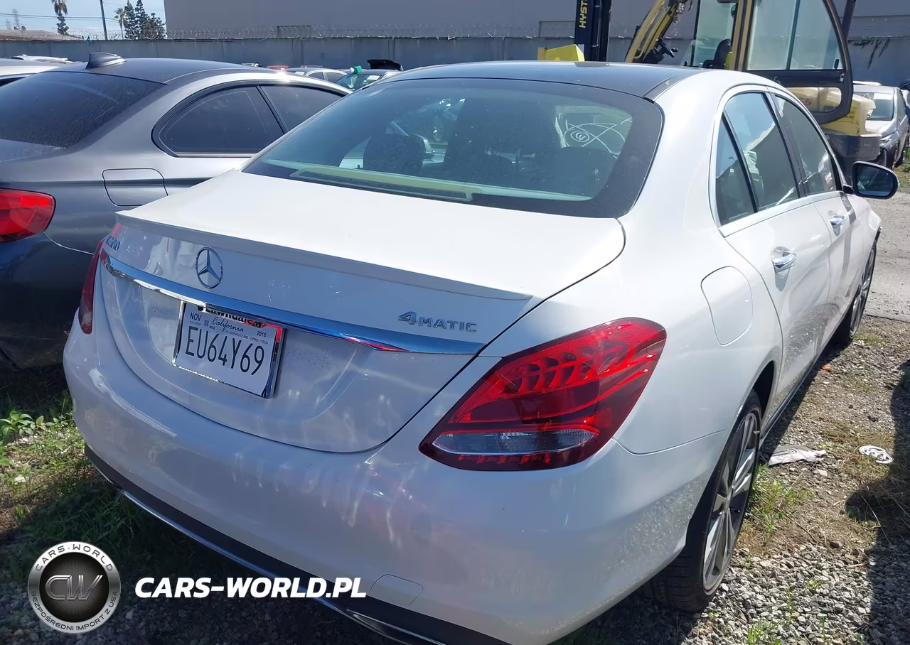 2016 Mercedes-Benz C 300 4Matic VIN:55SWF4KB2GU109293 - 16