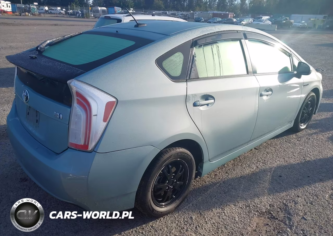 2013 Toyota Prius Three VIN:JTDKN3DU7D5632575 - 4