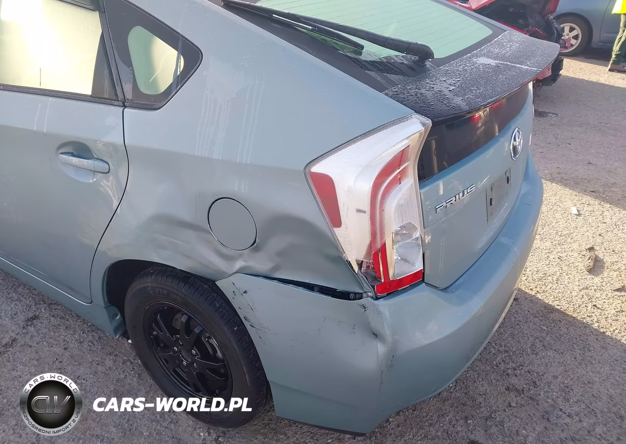 2013 Toyota Prius Three VIN:JTDKN3DU7D5632575 - 6