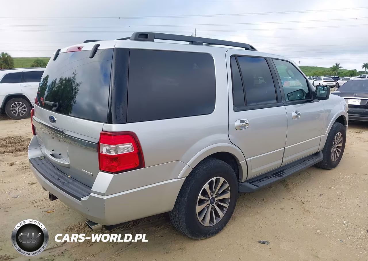 2016 Ford Expedition Xlt VIN:1FMJU1JT0GEF53084 - 4