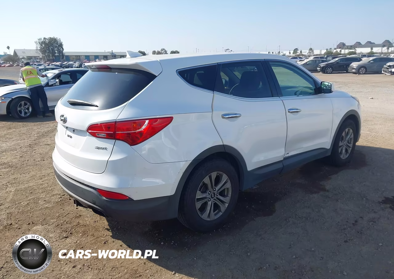 2016 Hyundai Santa Fe Sport 2.4L VIN:5XYZT3LB8GG377886 - 4