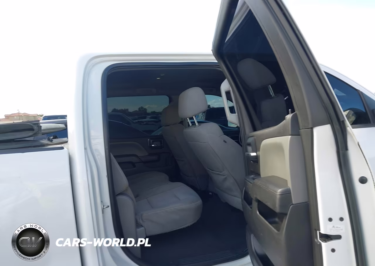 2018 Chevrolet Silverado 1500 Custom VIN:3GCPCPEC4JG579959 - 8