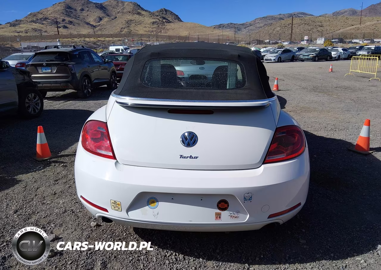 2013 Volkswagen Beetle 2.0T VIN:3VW7A7AT5DM804033 - 16