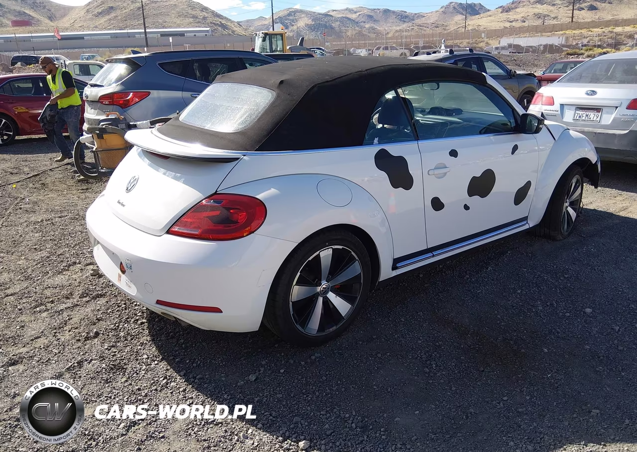 2013 Volkswagen Beetle 2.0T VIN:3VW7A7AT5DM804033 - 4