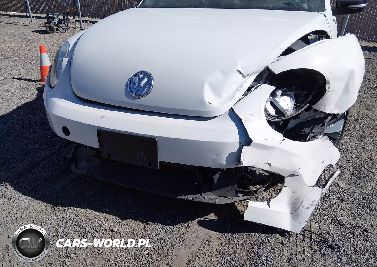 2013 Volkswagen Beetle 2.0T VIN:3VW7A7AT5DM804033 - 6