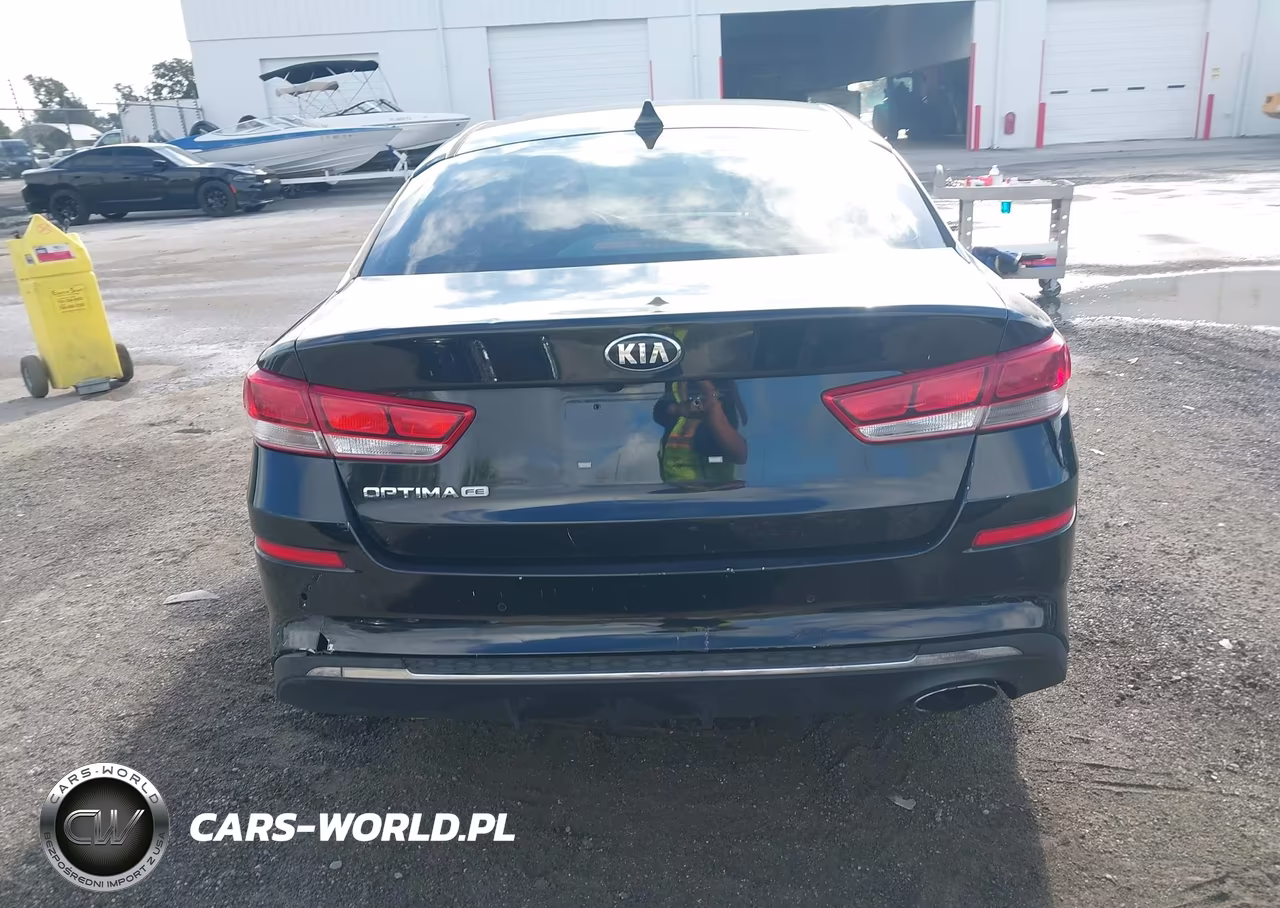 2019 Kia Optima Lx VIN:5XXGT4L35KG309922 - 16