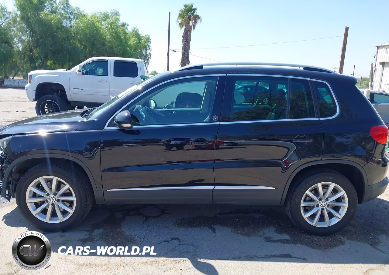 2017 Volkswagen Tiguan 2.0T Wolfsburg Edition VIN:WVGRV7AXXHK003125 - 13