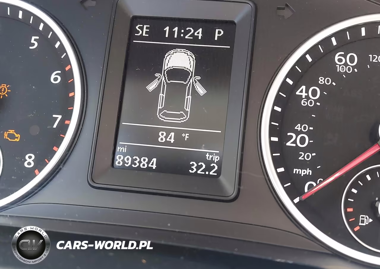 2017 Volkswagen Tiguan 2.0T Wolfsburg Edition VIN:WVGRV7AXXHK003125 - 14