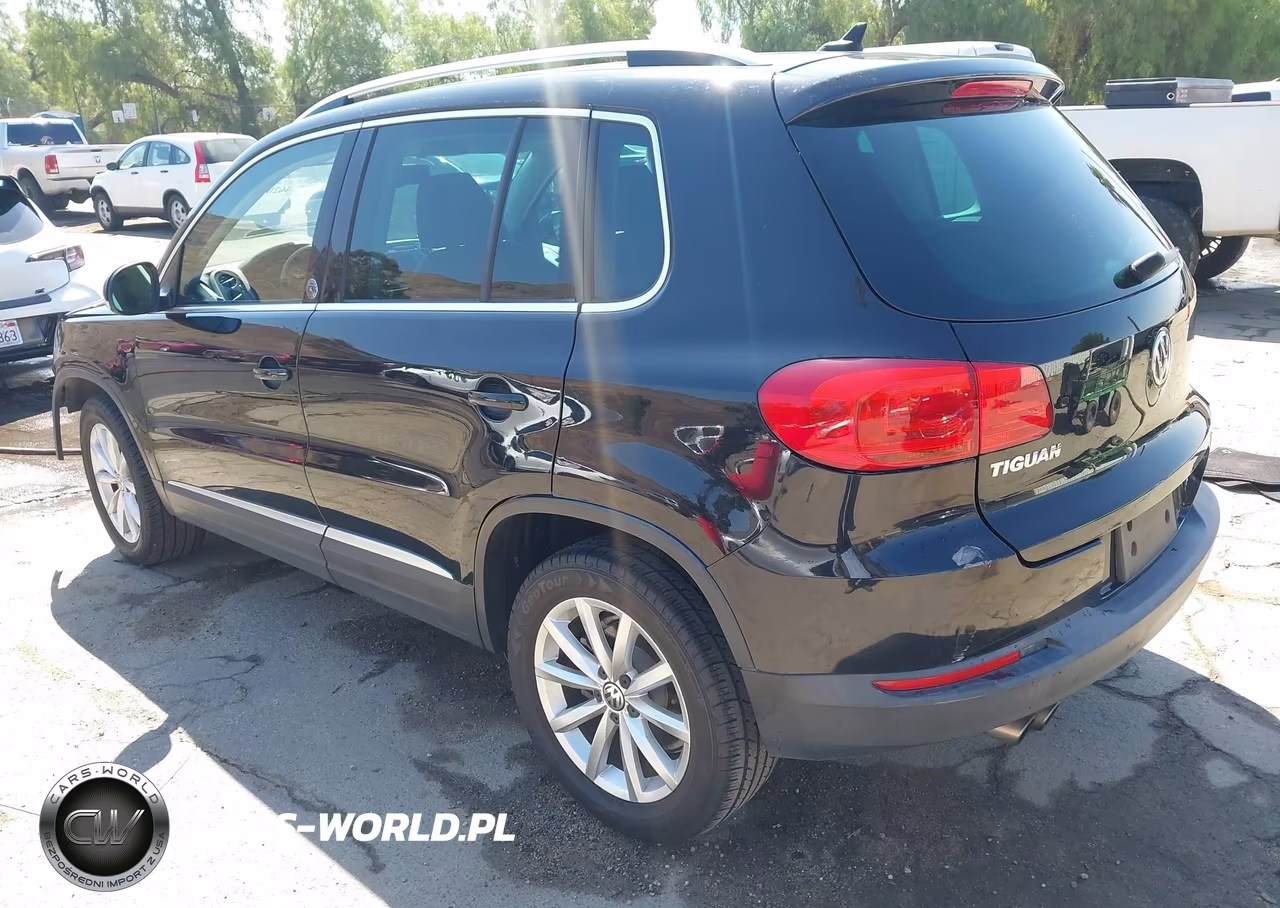 2017 Volkswagen Tiguan 2.0T Wolfsburg Edition VIN:WVGRV7AXXHK003125 - 3