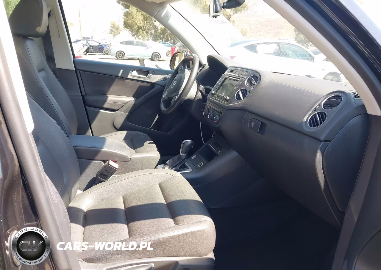 2017 Volkswagen Tiguan 2.0T Wolfsburg Edition VIN:WVGRV7AXXHK003125 - 5